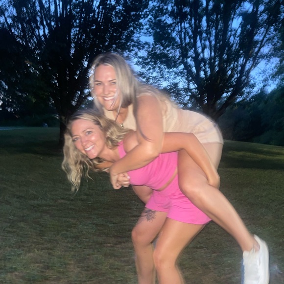 Meet your Posher, Chelsea Leigh - Picture 8 of 16